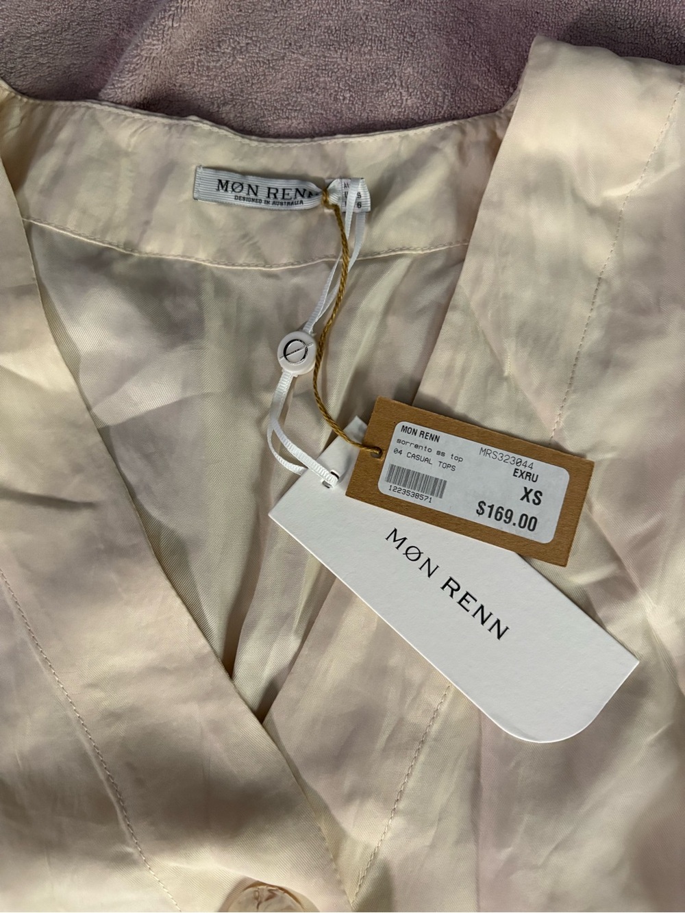Boxy V-Neck Short Sleeve Blouse in Ivory - Picture 2 of 4